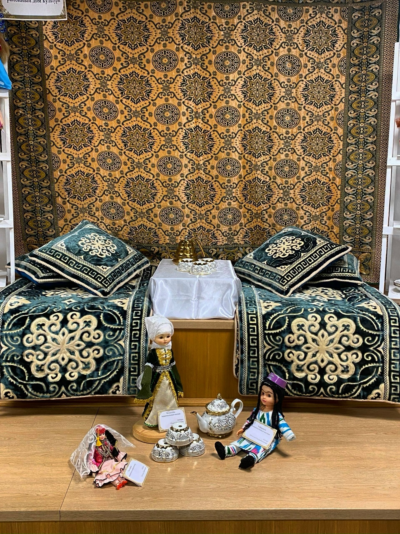 Студенты ВГИИ побывали на гала-концерте фестиваля «Возьмемся за руки, друзья!»