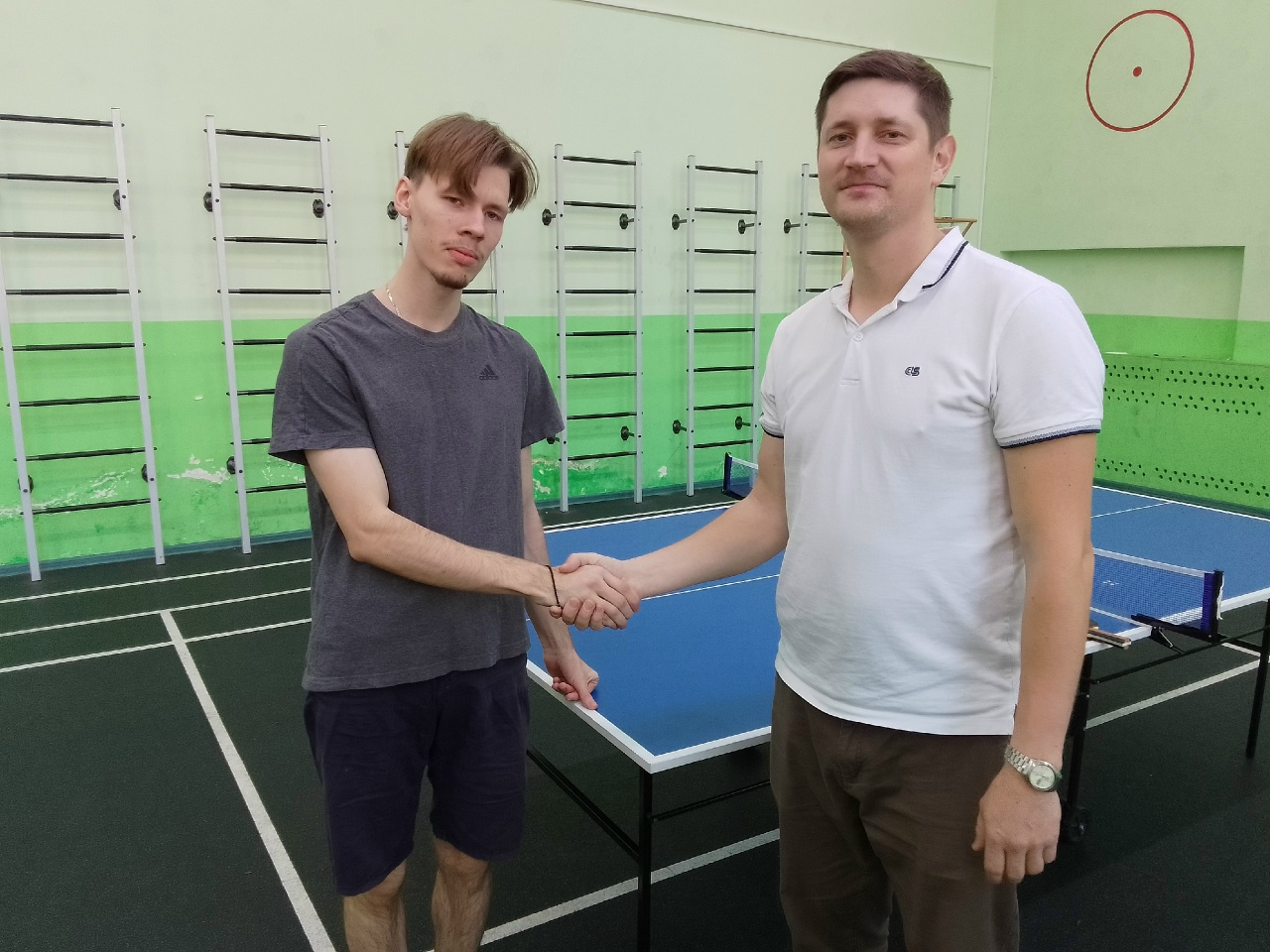 С 17 по 20 ноября в институте проходили соревнования по настольному теннису, приуроченные к акции "Чистое поколение".  Участие приняли как студенты, так и преподаватели. Поздравляем победителей!  Результаты среди женщин: 1 место - Мазаева Элина 2 место - Сайян Светлана 3 место - Доможирова Ребекка  Результаты среди мужчин: 1 место - Олейниченко Максим Сергеевич 2 место - Горбатовский Тимофей 3 место - Гулягин Юрий