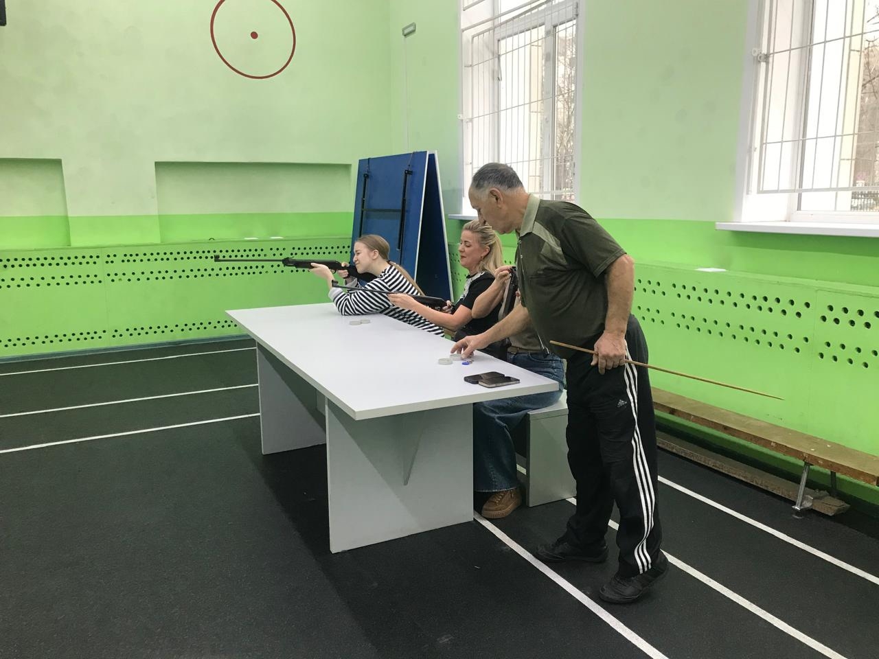 В институте прошли соревнования по пулевой стрельбе