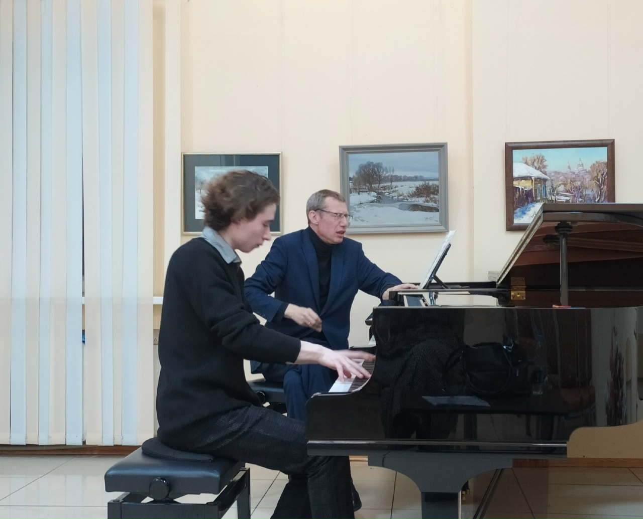 Студент 2 курса кафедры специального фортепиано принял участие в мастер-классе профессора Московской консерватории К. А. Маслюка.