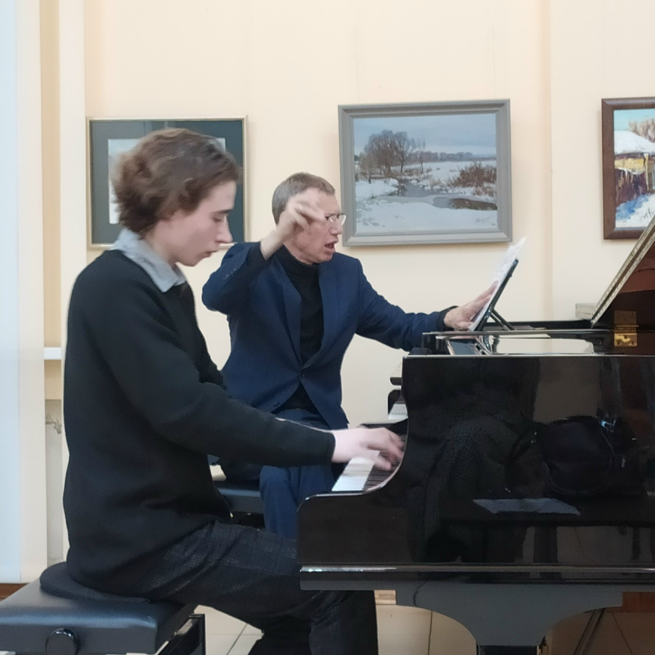 Студент 2 курса кафедры специального фортепиано принял участие в мастер-классе профессора Московской консерватории К. А. Маслюка.
