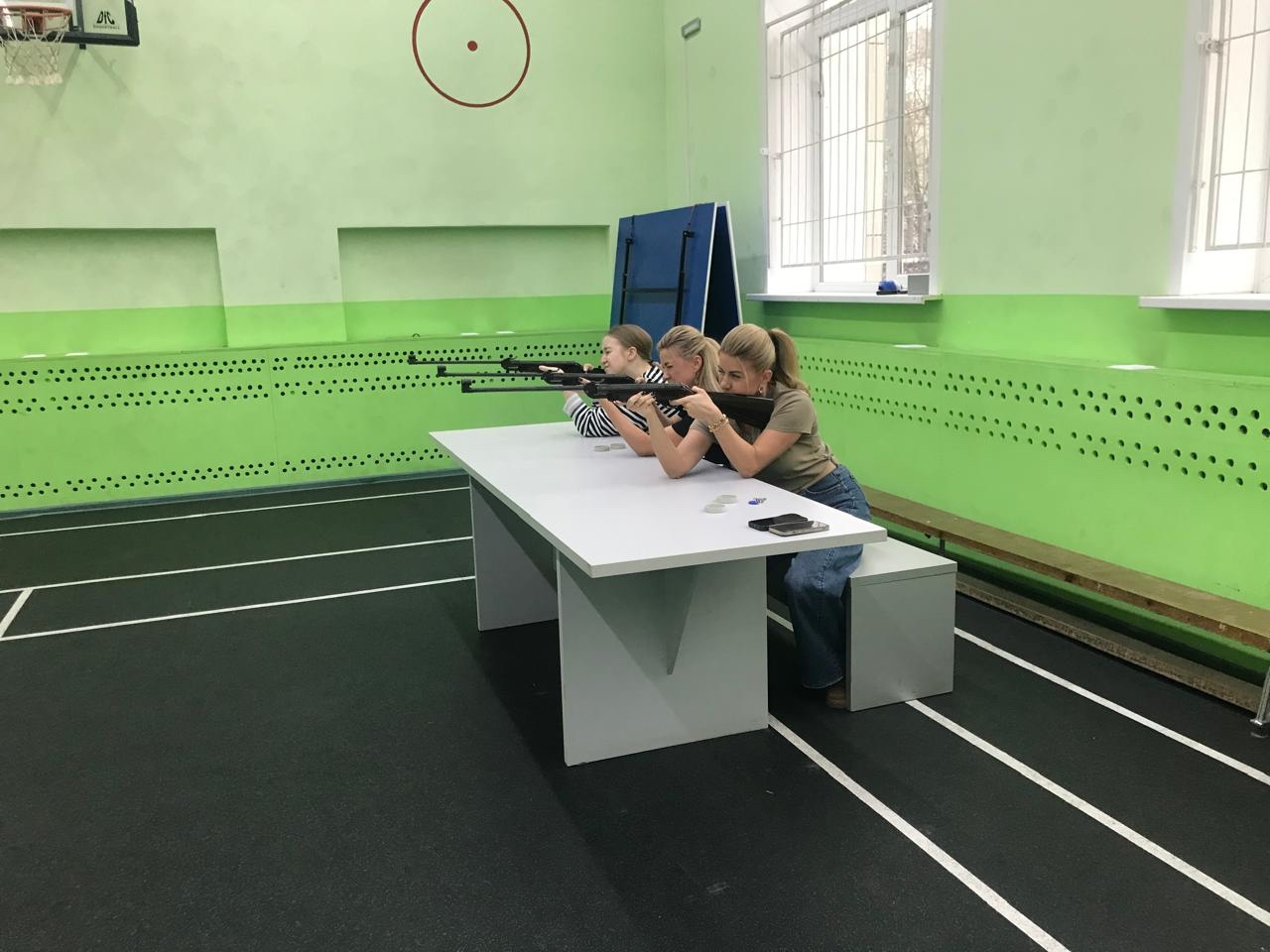 В институте прошли соревнования по пулевой стрельбе