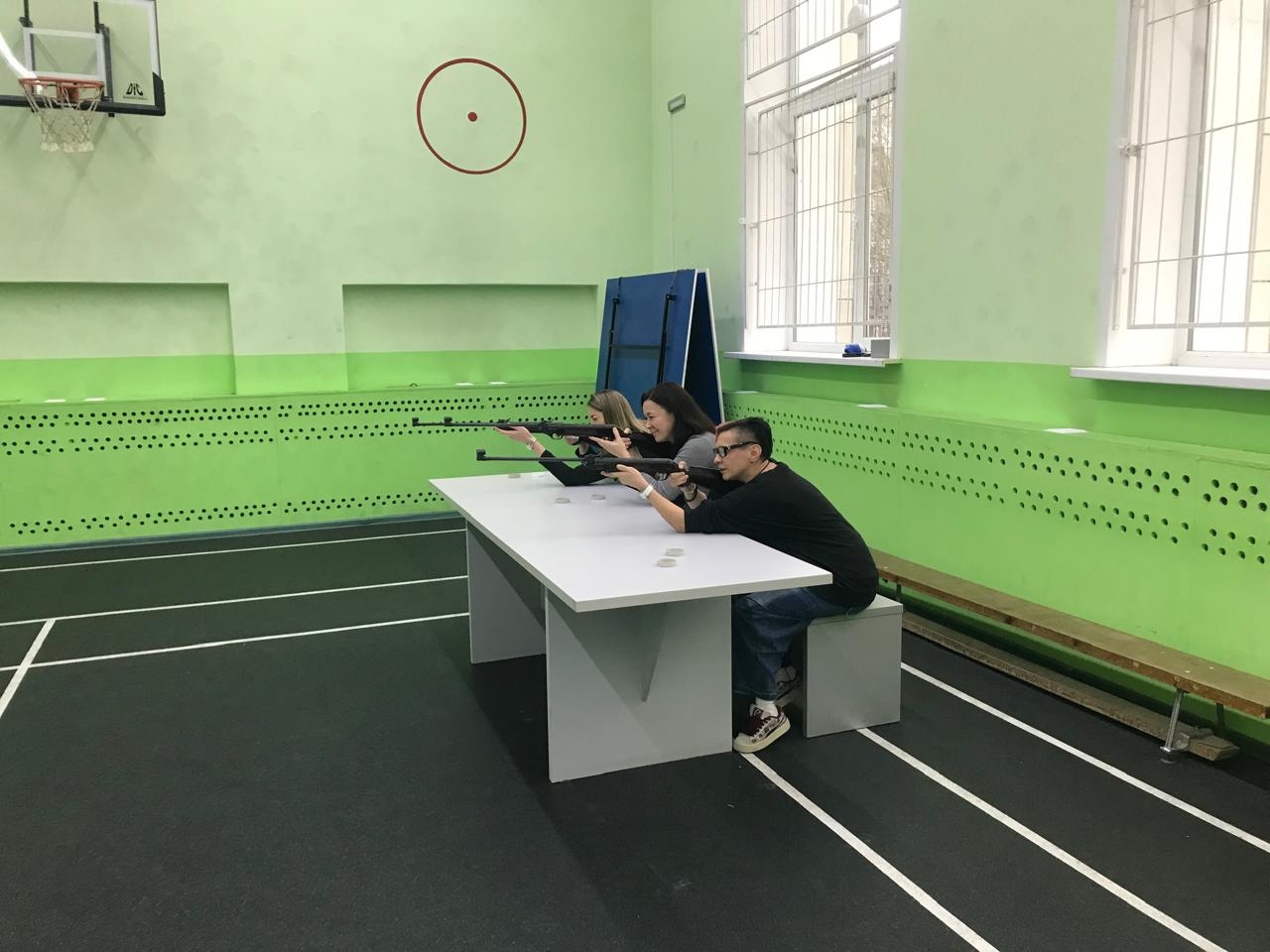 В институте прошли соревнования по пулевой стрельбе