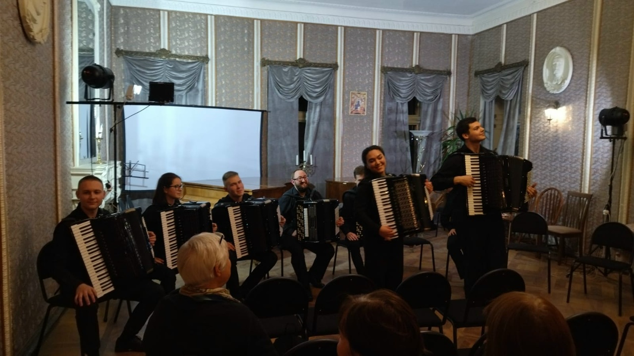 в Каминном зале Дома композиторов состоялся концерт «Посвящение друзьям»