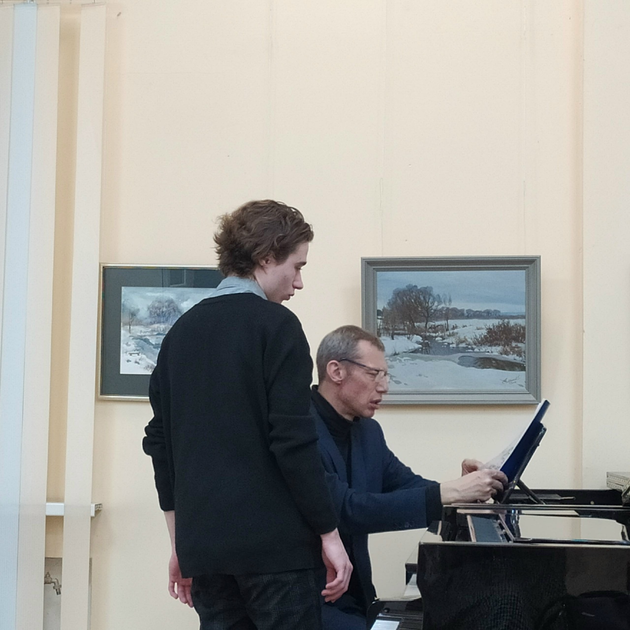 Студент 2 курса кафедры специального фортепиано принял участие в мастер-классе профессора Московской консерватории К. А. Маслюка.