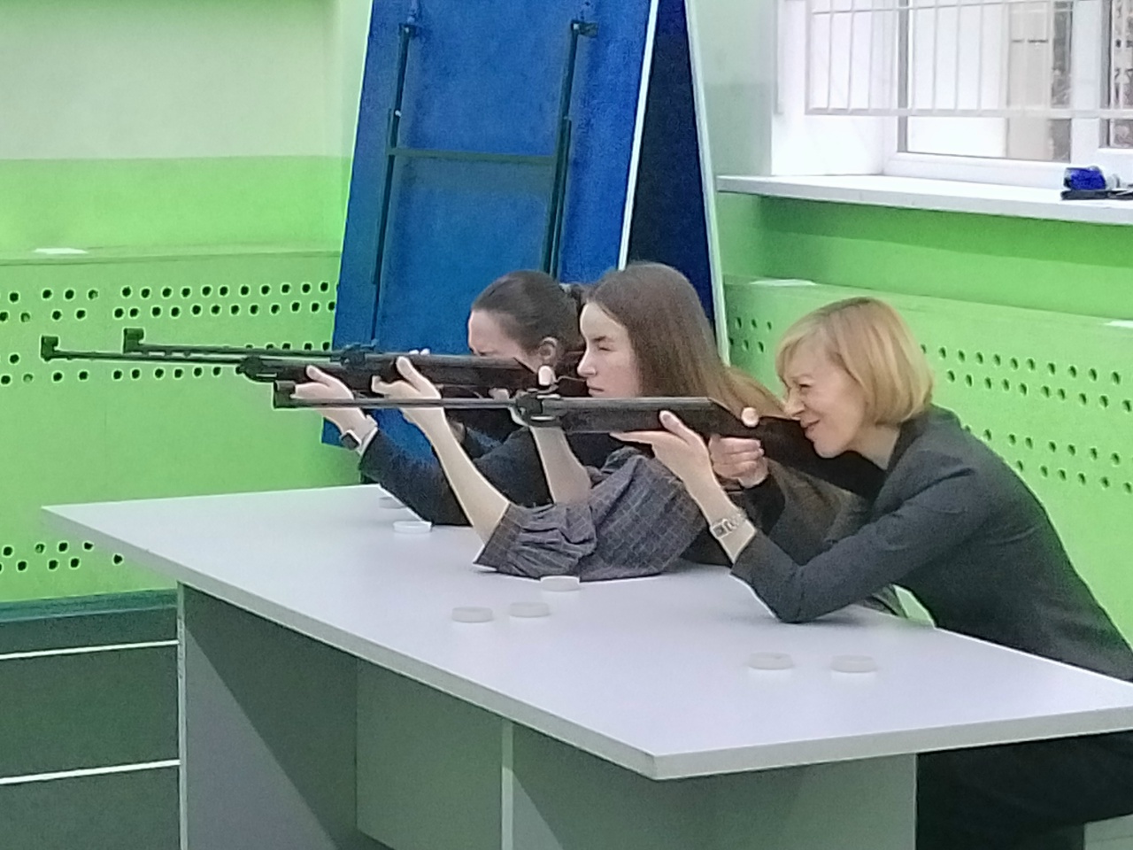 В институте прошли соревнования по пулевой стрельбе