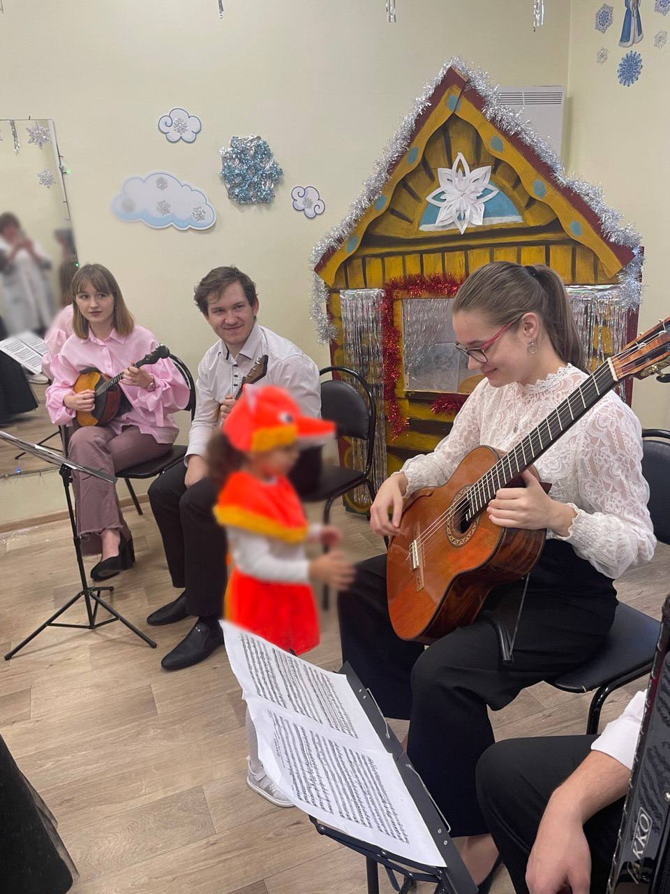 в Воронежском областном клиническом психоневрологическом диспансере прошел проект "Сказки русских народных инструментов"