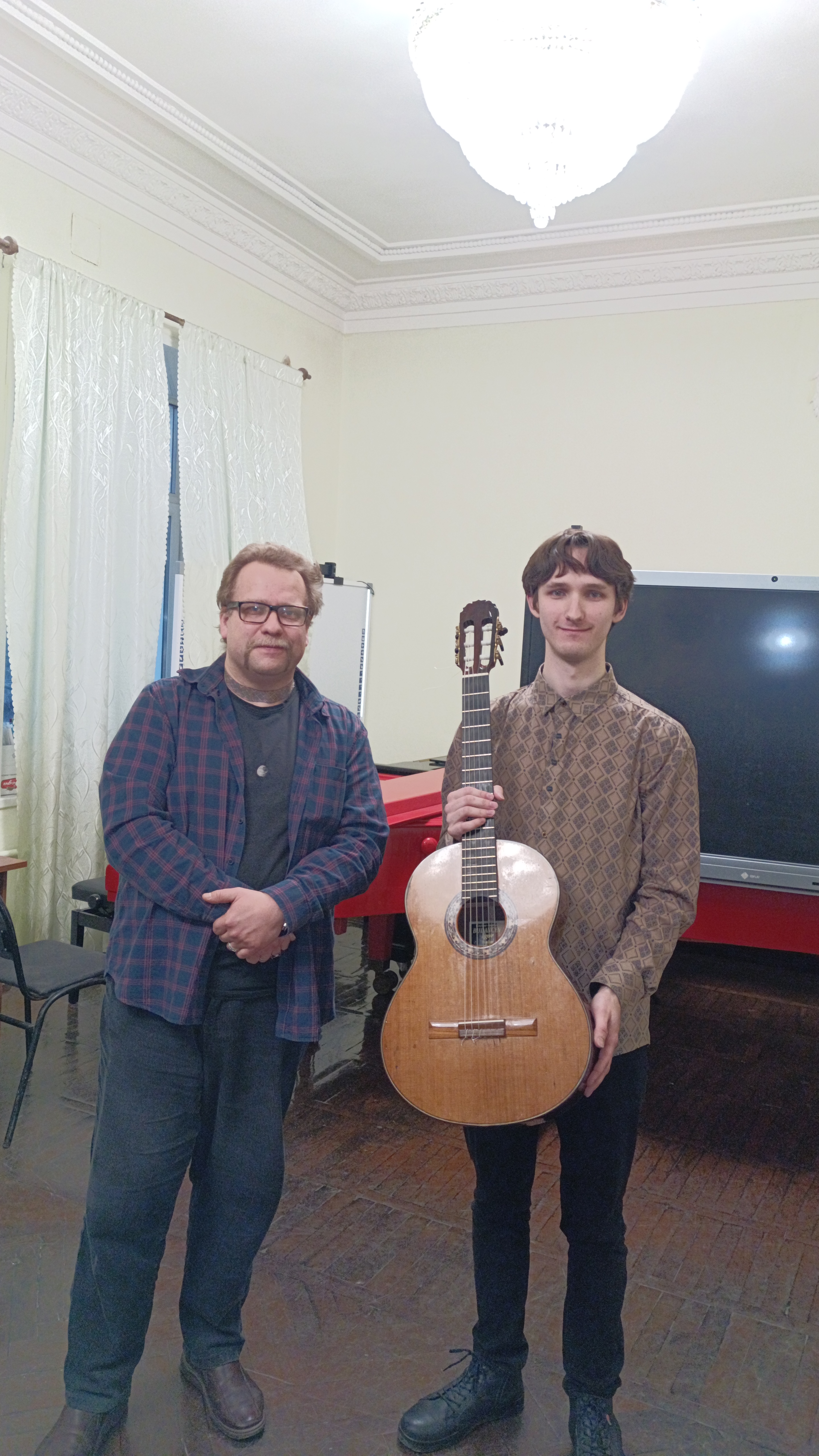 прошел сольный концерт гитариста, лауреата всероссийских и международных конкурсов, студента Воронежского государственного института искусств Владислава Клочкова