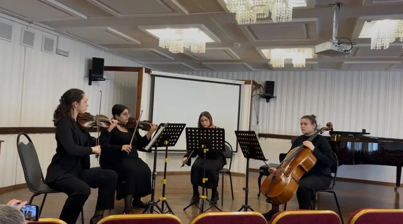 прошел концерт кафедры оркестровых (струнных) инструментов «Посвящение А. Хачатуряну»