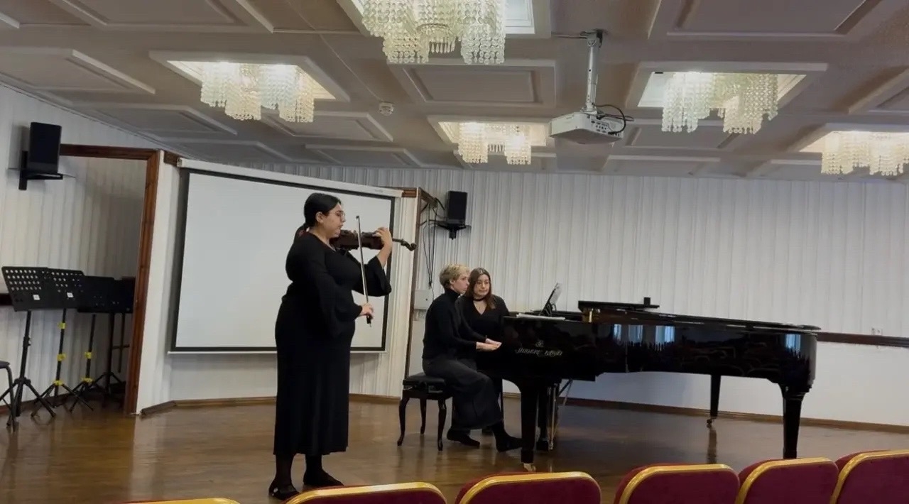 прошел концерт кафедры оркестровых (струнных) инструментов «Посвящение А. Хачатуряну»