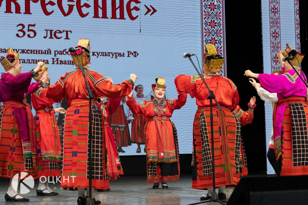 Фольклорный ансамбль «Воля» посетил Липецк, чтобы поздравить ансамбль «Воскресение» с 35-летием