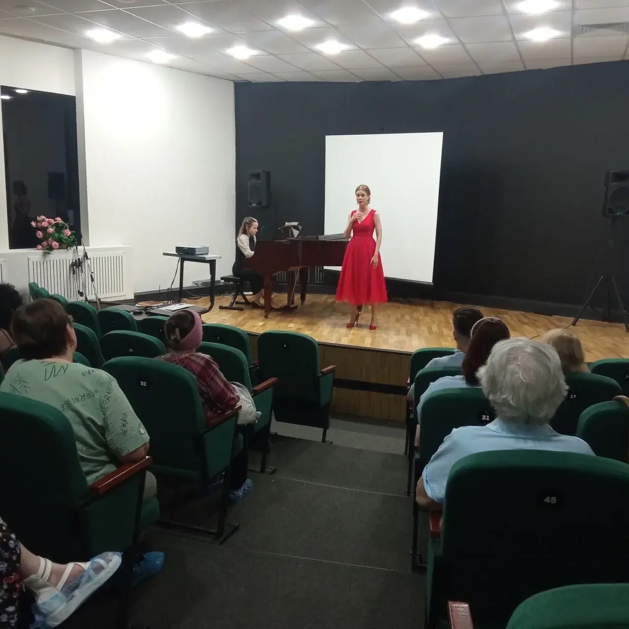 В библиотеке искусств имени А. С. Пушкина состоялся концерт выпускников кафедры вокального искусства