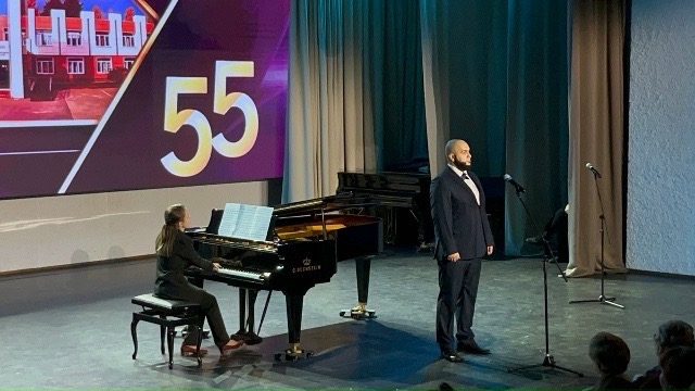 ВГИИ отметил 55-летний юбилей: на одной сцене встретились поколения
